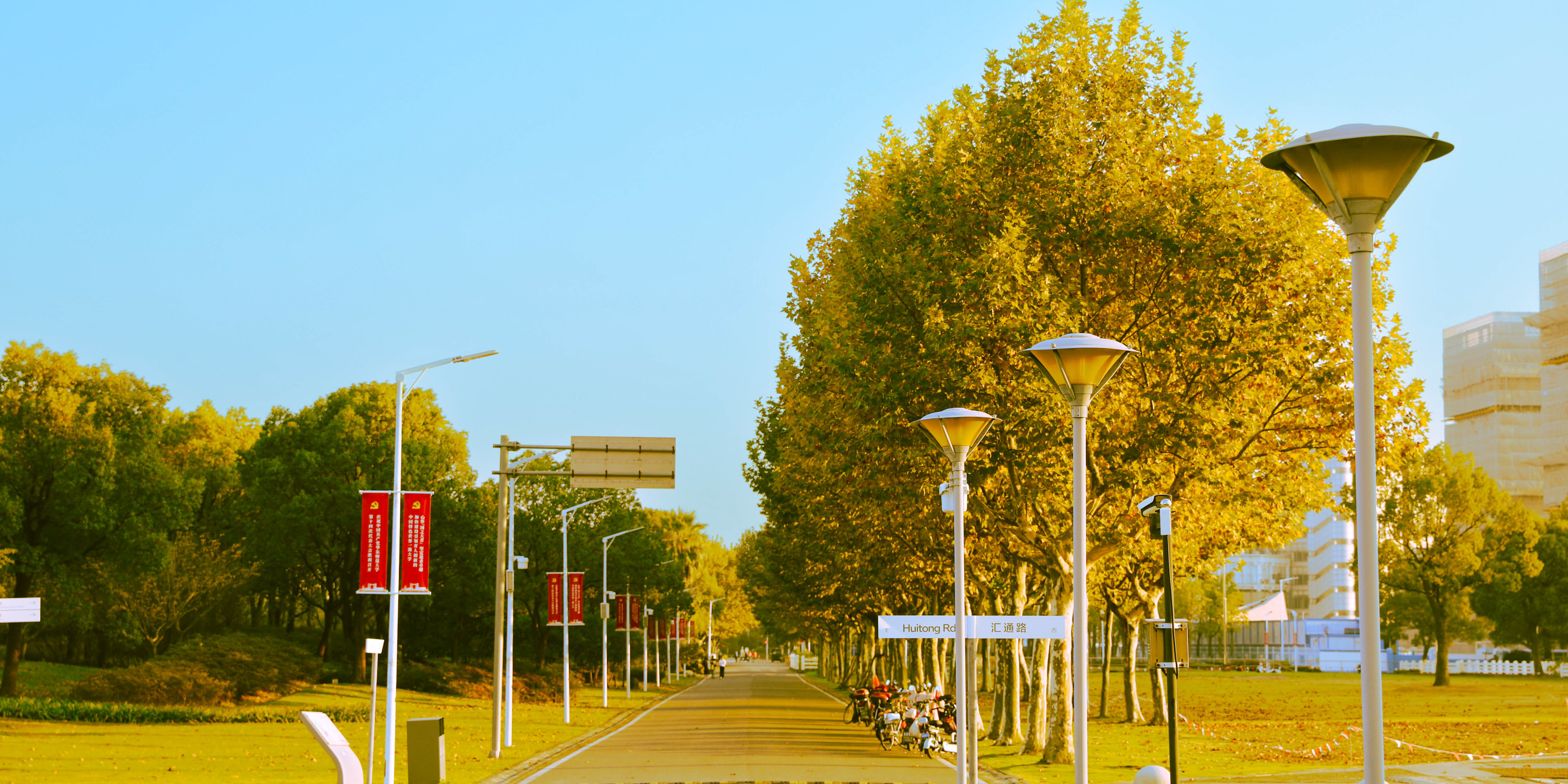 校友走道.jpg 校友走道.jpg